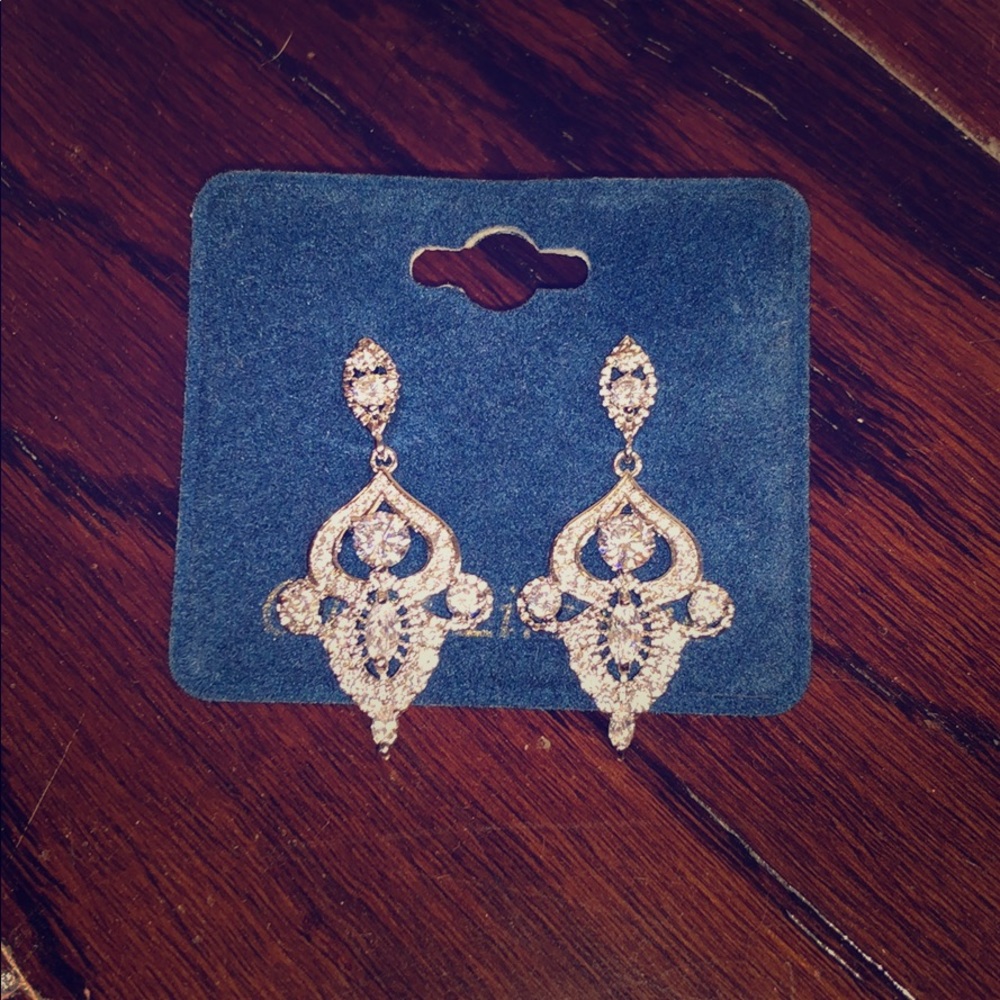 Cubic zirconia drop earrings